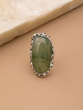 Beautuful Big And Bold Vintage Style Green Silver Tone Fashion Adjustable Ring